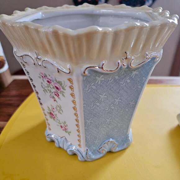 SIMPLY SHABBY CHIC CAROUSEL JAR WITH LID PORCELAIN FLORAL PATTERN - Picture 3 of 8